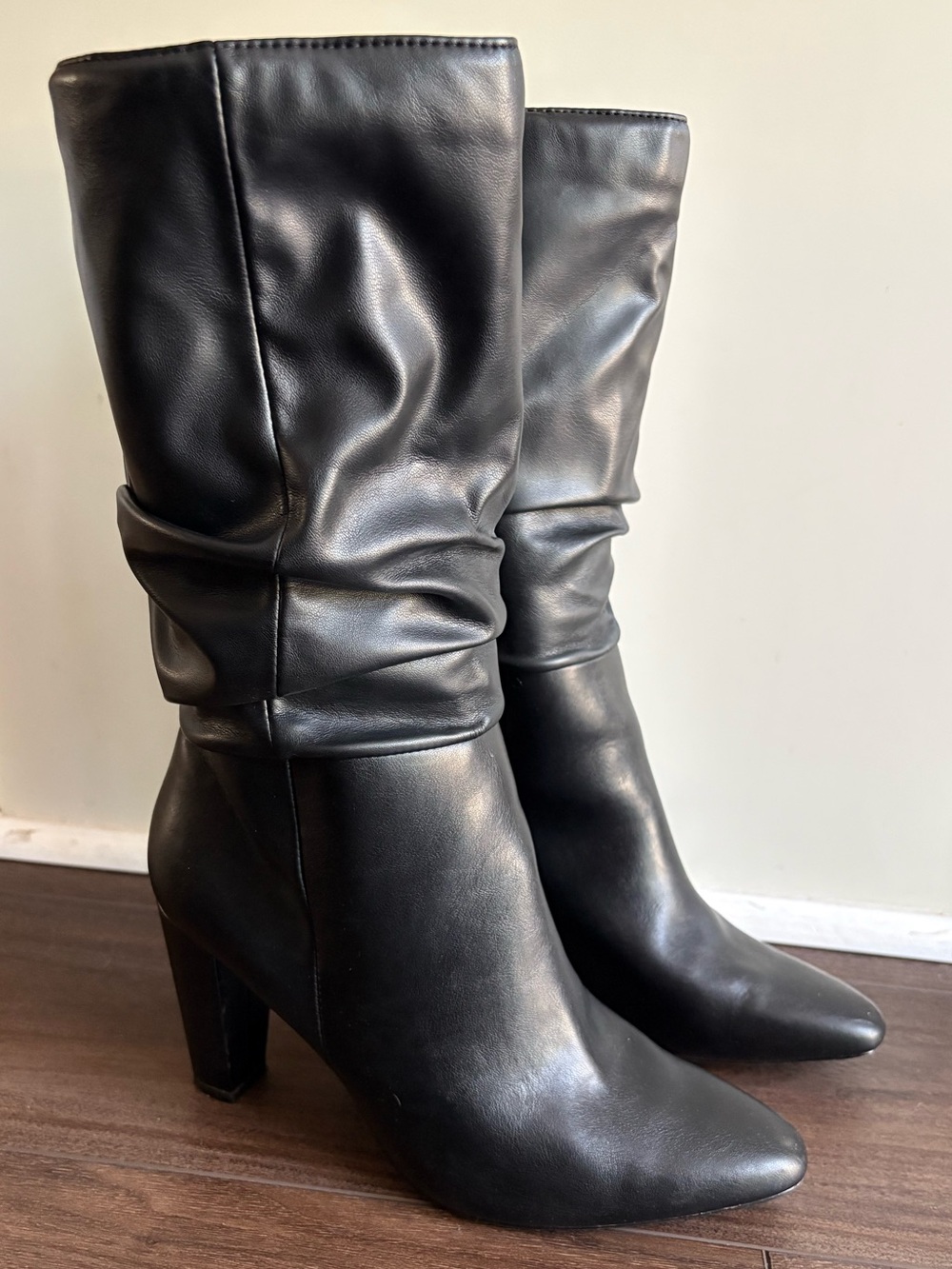 Banana Republic Women’s Black Mid-Calf Heeled Slouch boots 8.5